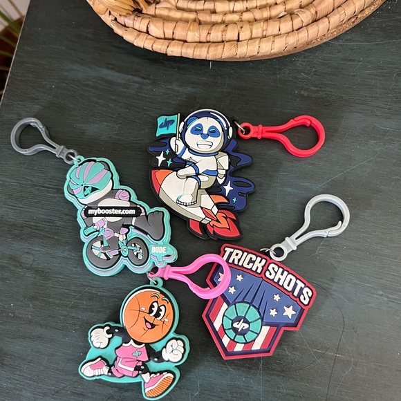 Dude Perfect Keychain clips Trick shot. - Picture 2 of 2